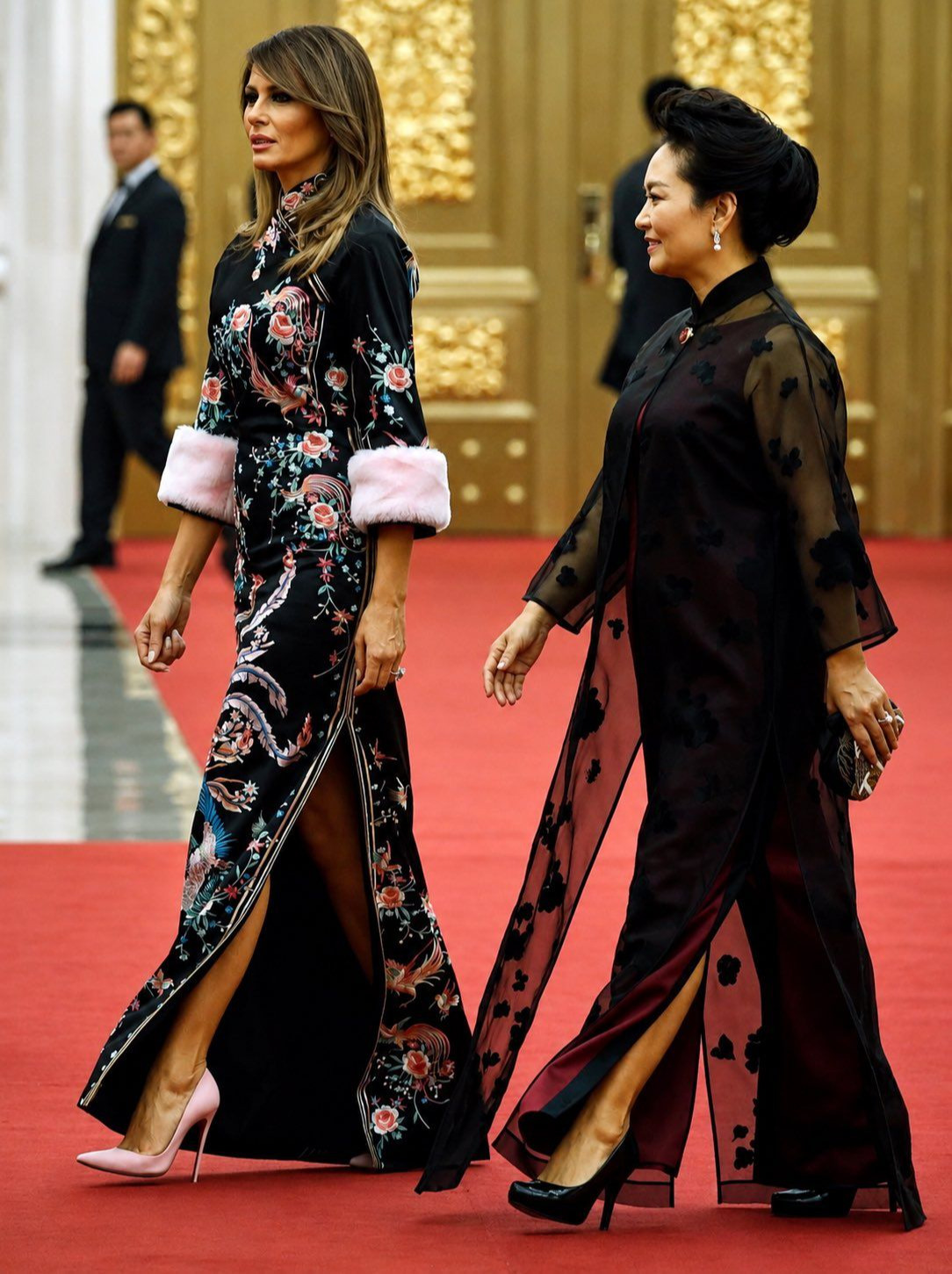 Melania Trump 9 жилийн өмнө БНХАУ-д хийсэн айчлалд Gucci-гээр гоёж байсан бол энэ удаад айлчалд оролцсонгүй